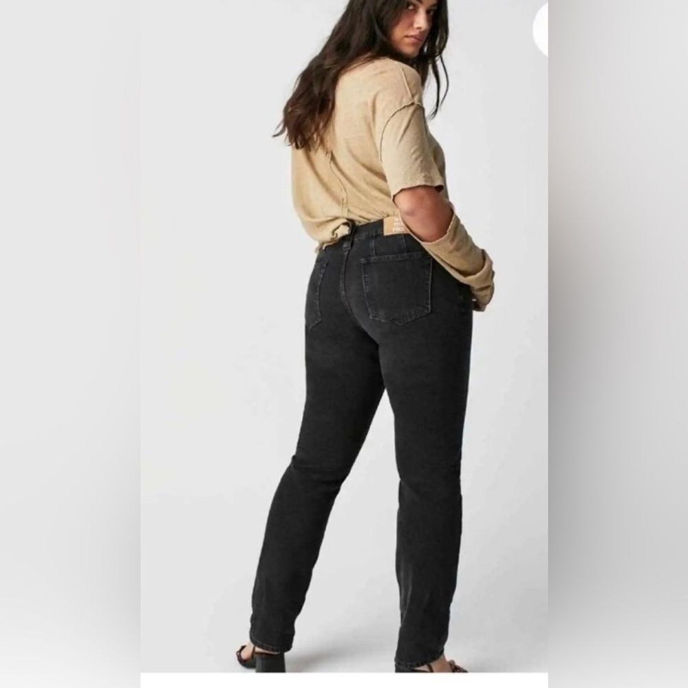 We The Free Curvy black distressed faded 5 pocket denim straight leg jean 28